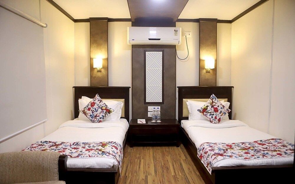 Grand Family Luxury Bunk house with Tent