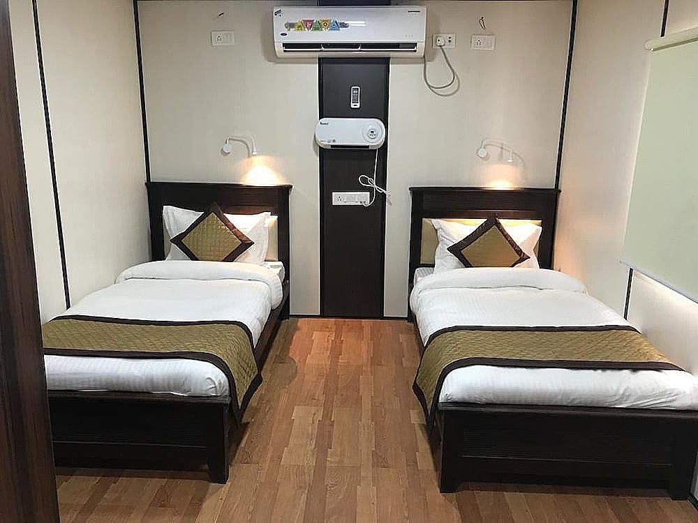 Luxury Twin Bed bunk House