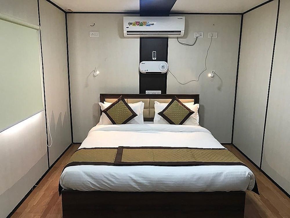 Grand Family Luxury Bunk house with Tent