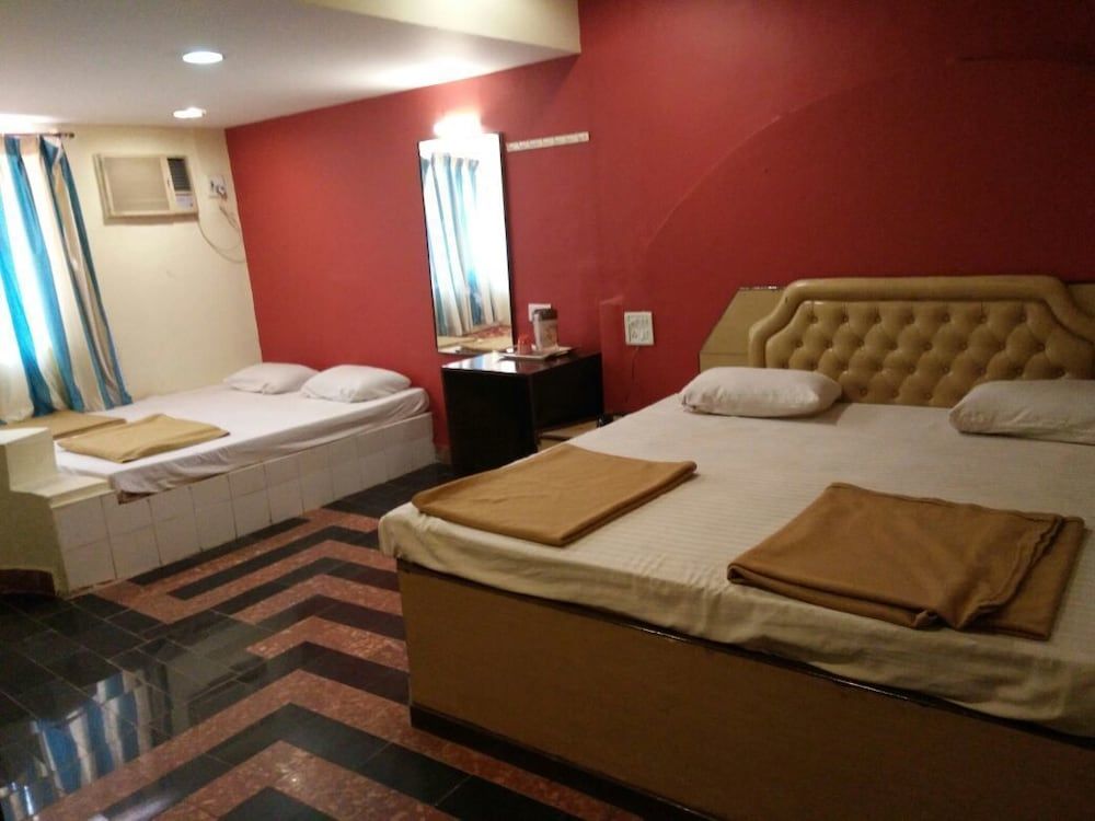 Redwood Resort Matheran Junior Double Room, 1 Double Bed 2