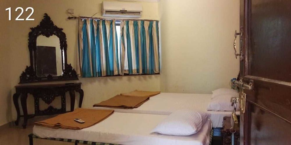 Redwood Resort Matheran Junior Double Room, 1 Double Bed 6