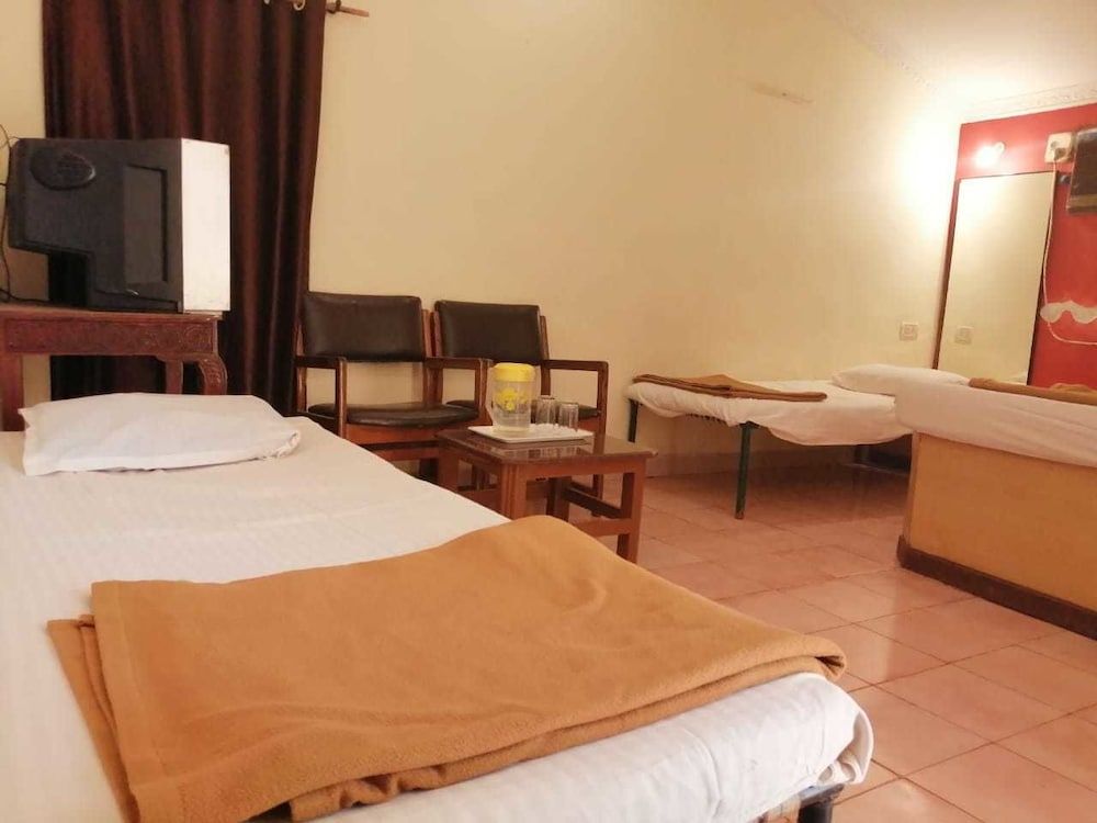 Redwood Resort Matheran Junior Double Room, 1 Double Bed 9