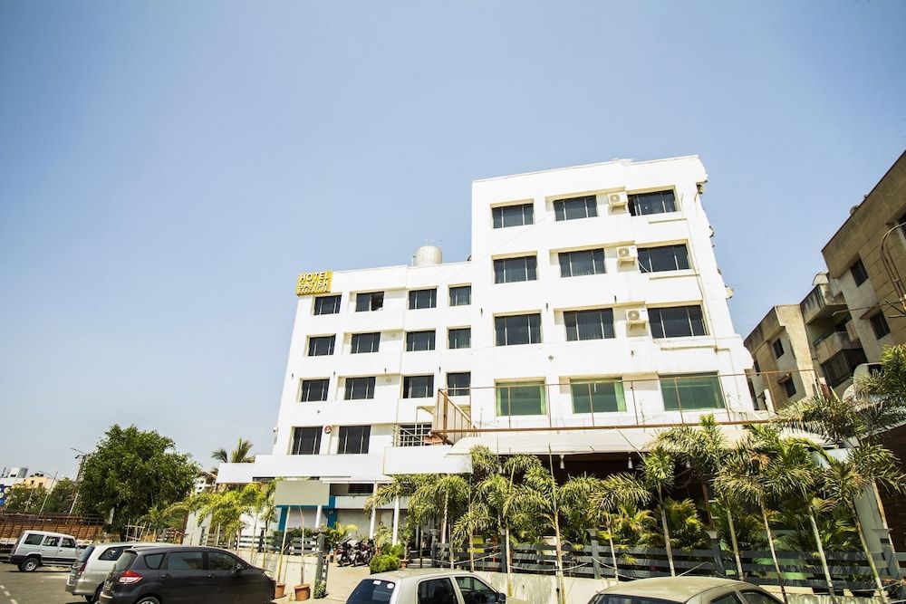 undefined Capital O 40904 Hotel Satish Executive 2