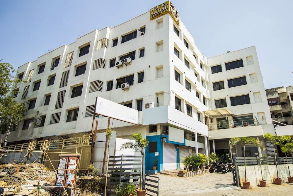 undefined Capital O 40904 Hotel Satish Executive 4