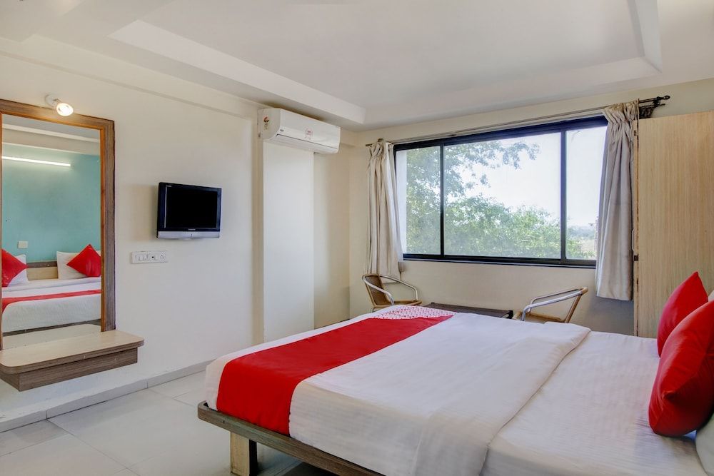 undefined Capital O 40904 Hotel Satish Executive