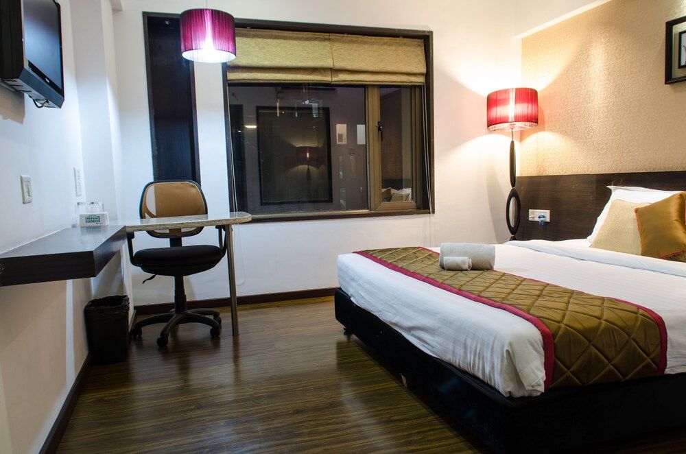 Mint Lxia Executive Double or Twin Room 12