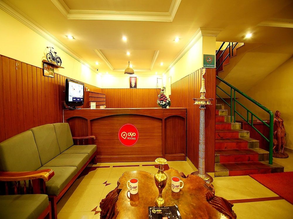 undefined OYO 2159 Hotel SN Sujatha Inn 2