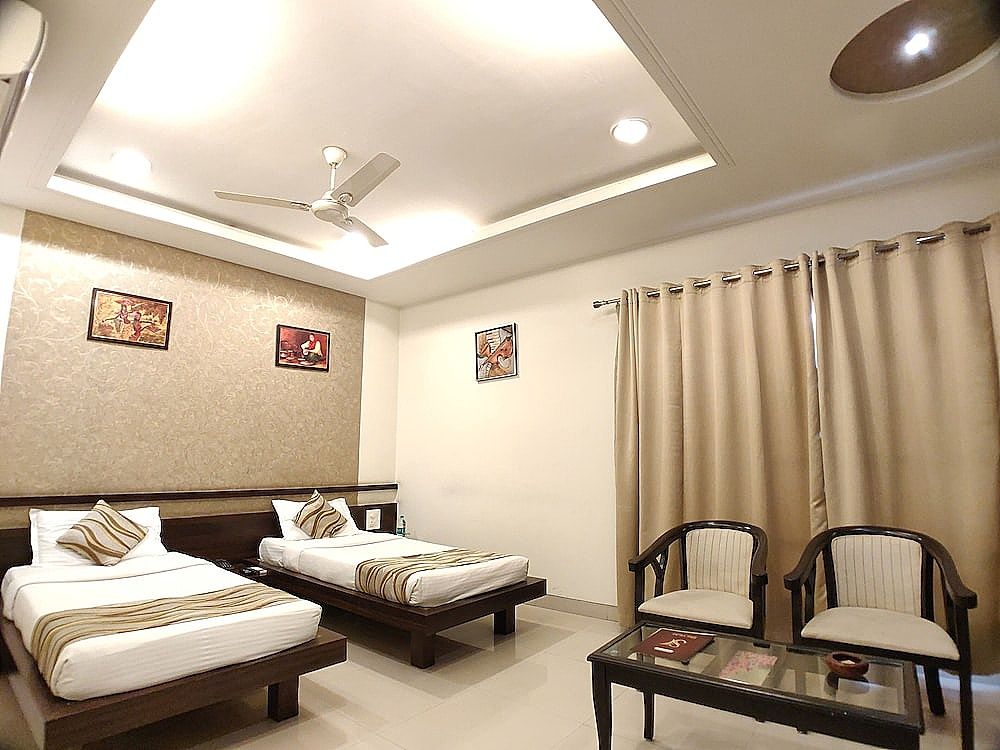 Hotel Shiv Villas Deluxe Twin Room 2