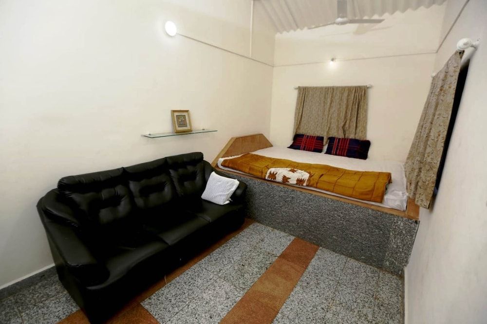 Ashok villa Comfort Villa, 3 Bedrooms, Hill View, Garden Area 2