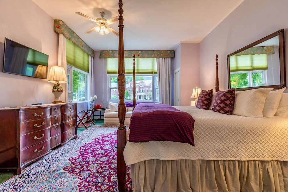 Villa King, Luxury Suite with Day Bed, Jacuzzi, dog friendly, resort views
