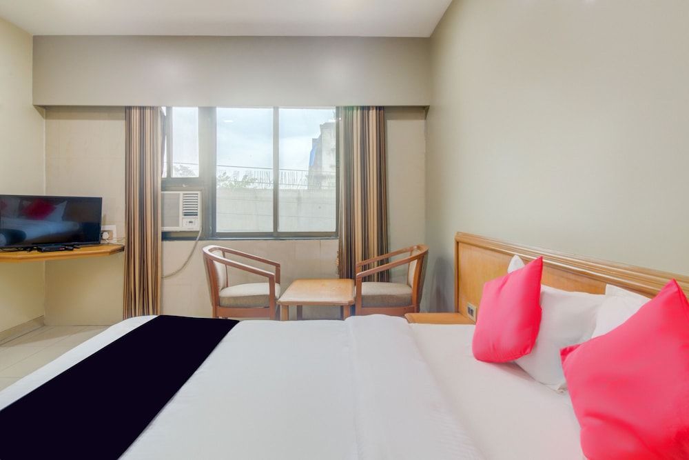 Capital O 45621 Tuliipstays Hotel Ashok Bhiwandi Double or Twin Room 10