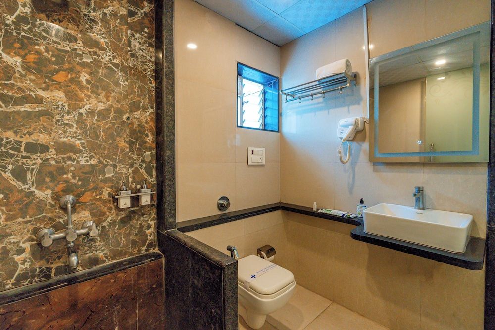 Treebo Westview Deluxe Room 8