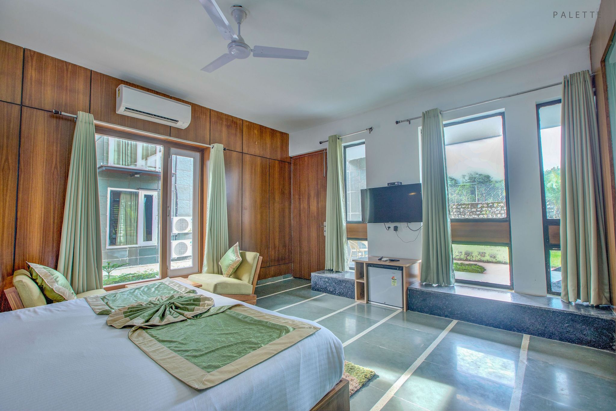 Cloyster resort and spa Deluxe room with garden view 3