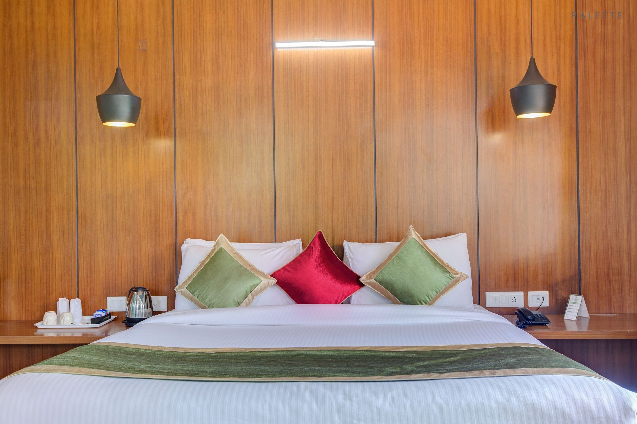 Cloyster resort and spa Deluxe room with garden view 2