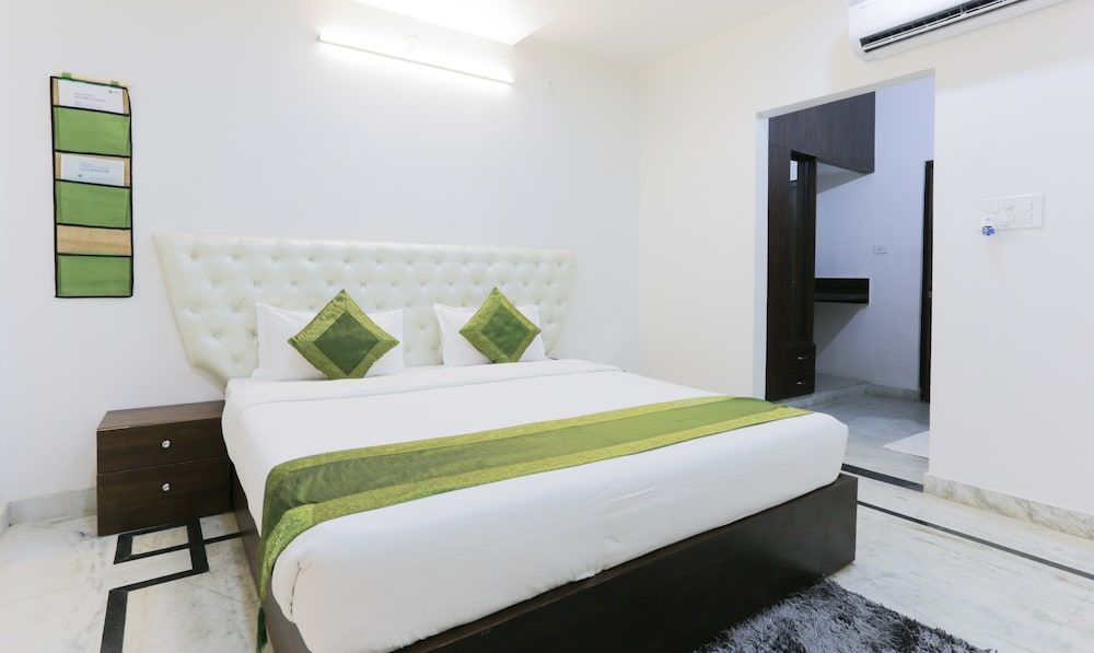Treebo The Leaf Gomti Nagar Standard Room 15