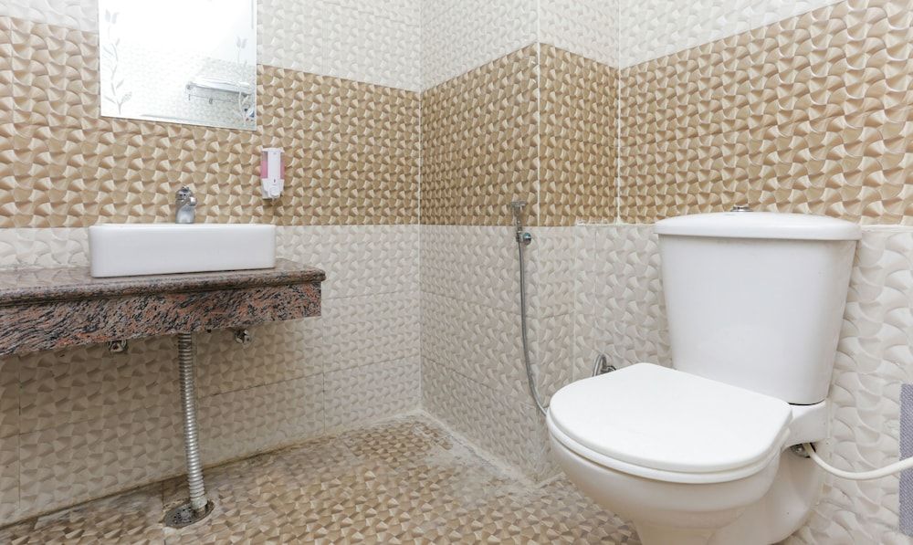 Treebo The Leaf Gomti Nagar Standard Room 9