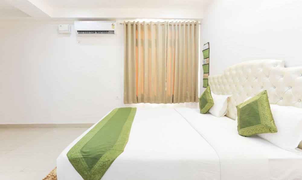 Treebo The Leaf Gomti Nagar Premium Room 5