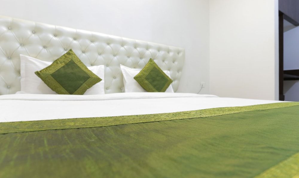 Treebo The Leaf Gomti Nagar Standard Room 6