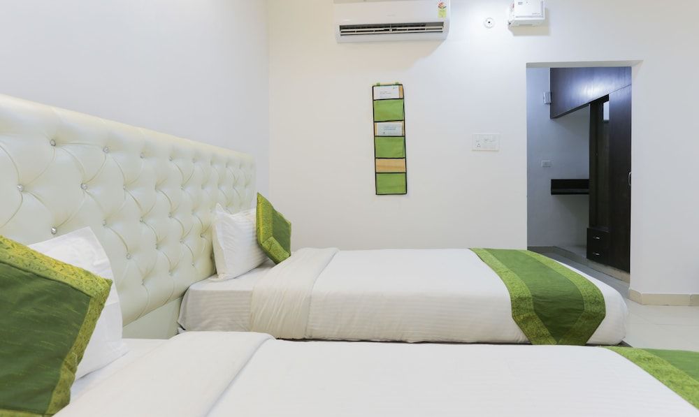 Treebo The Leaf Gomti Nagar Standard Room 11