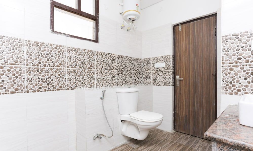 Treebo The Leaf Gomti Nagar Premium Room 3