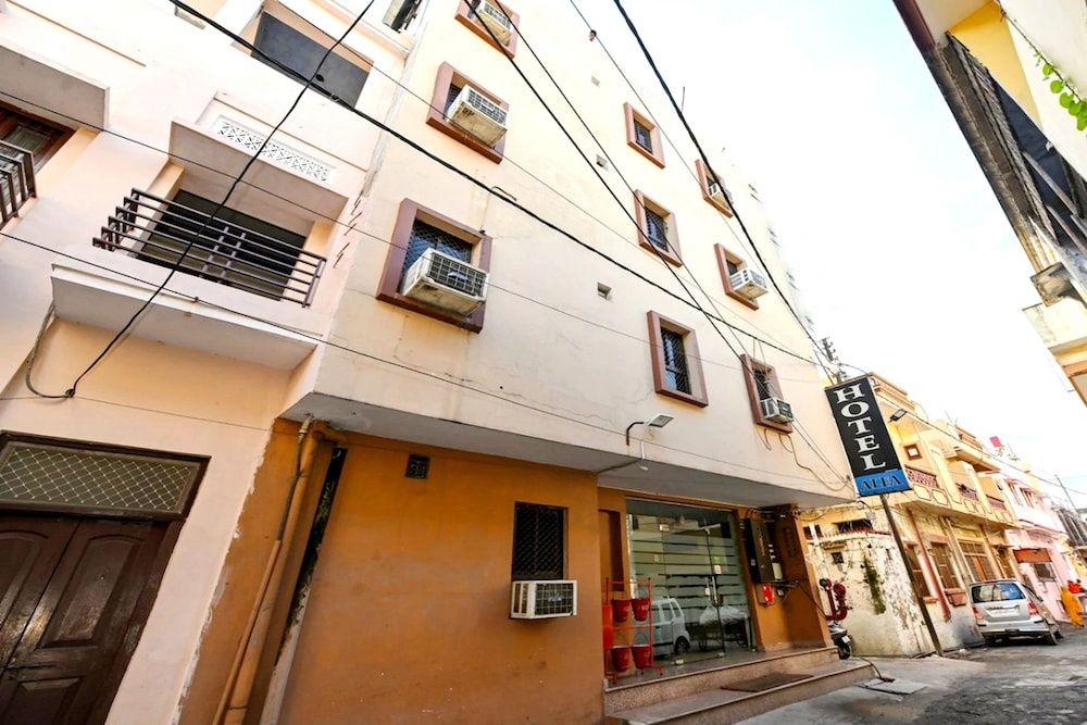 undefined Goroomgo Alfa Charbhag Lucknow 8