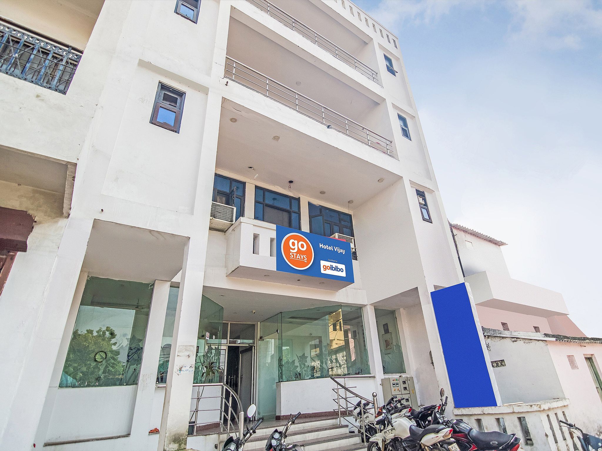 undefined Goroomgo Alfa Charbhag Lucknow 6