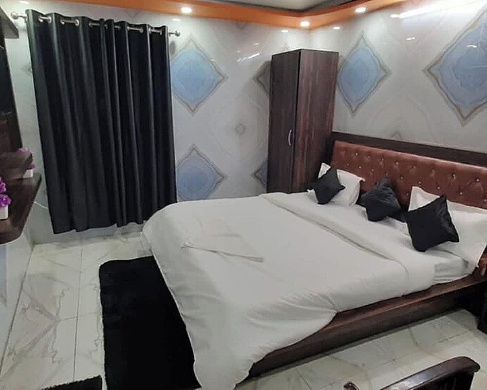 undefined Goroomgo Krishna Palace Charbagh Lucknow 10