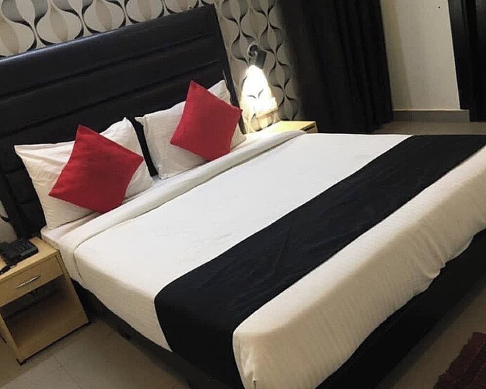 undefined Goroomgo Krishna Palace Charbagh Lucknow 3