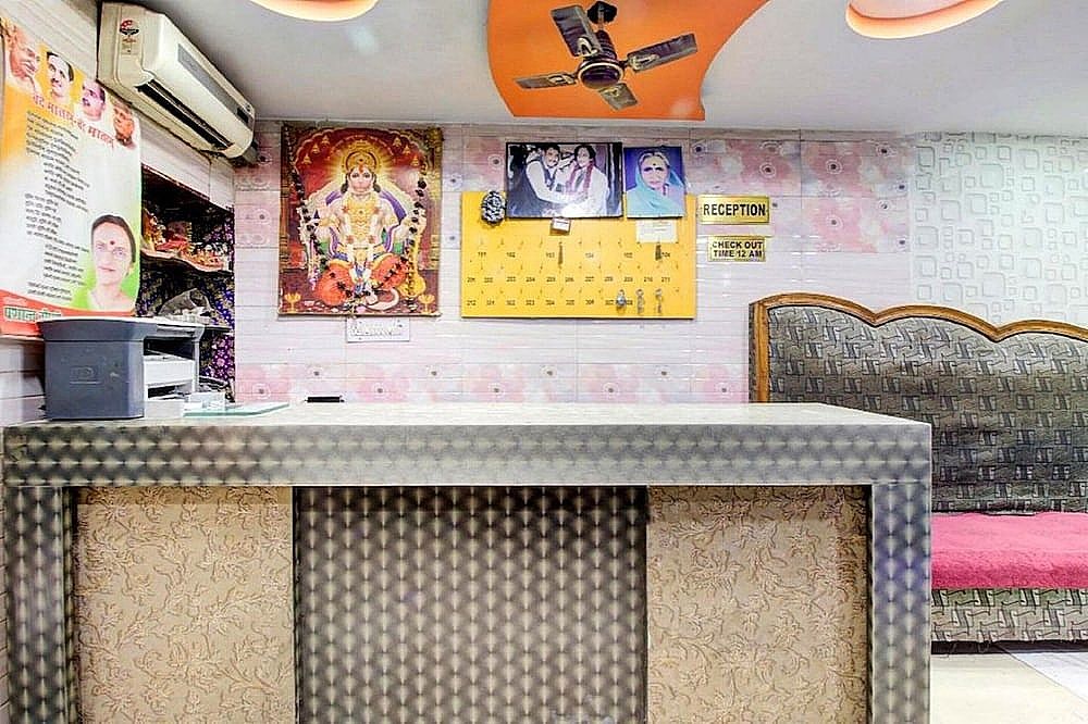 undefined Goroomgo Krishna Palace Charbagh Lucknow 2