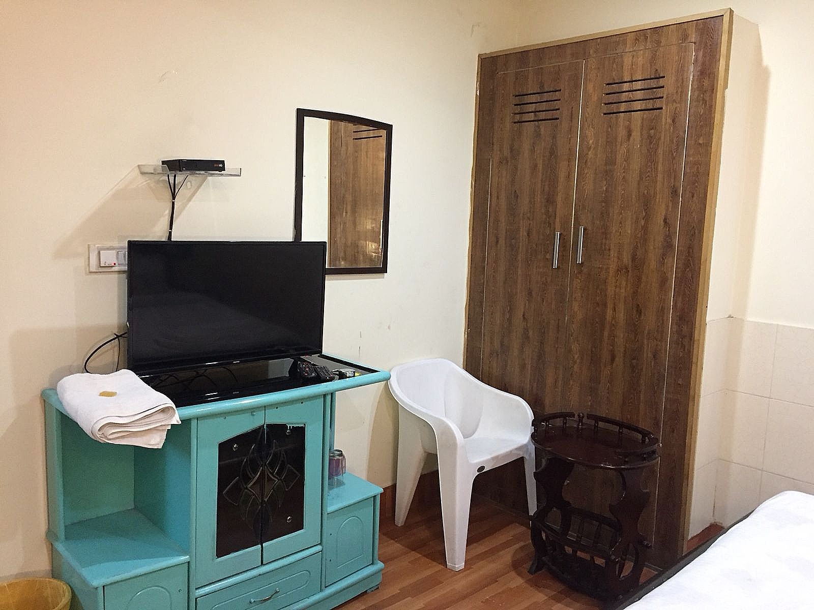 Hotel Pathik Dehradun  Deluxe Room  5