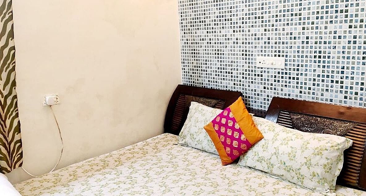 Hotel Pathik Dehradun  Deluxe Room  2