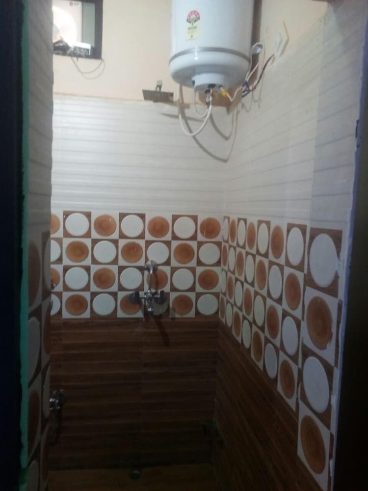 Standard Air Cool Room, Shared Bathroom