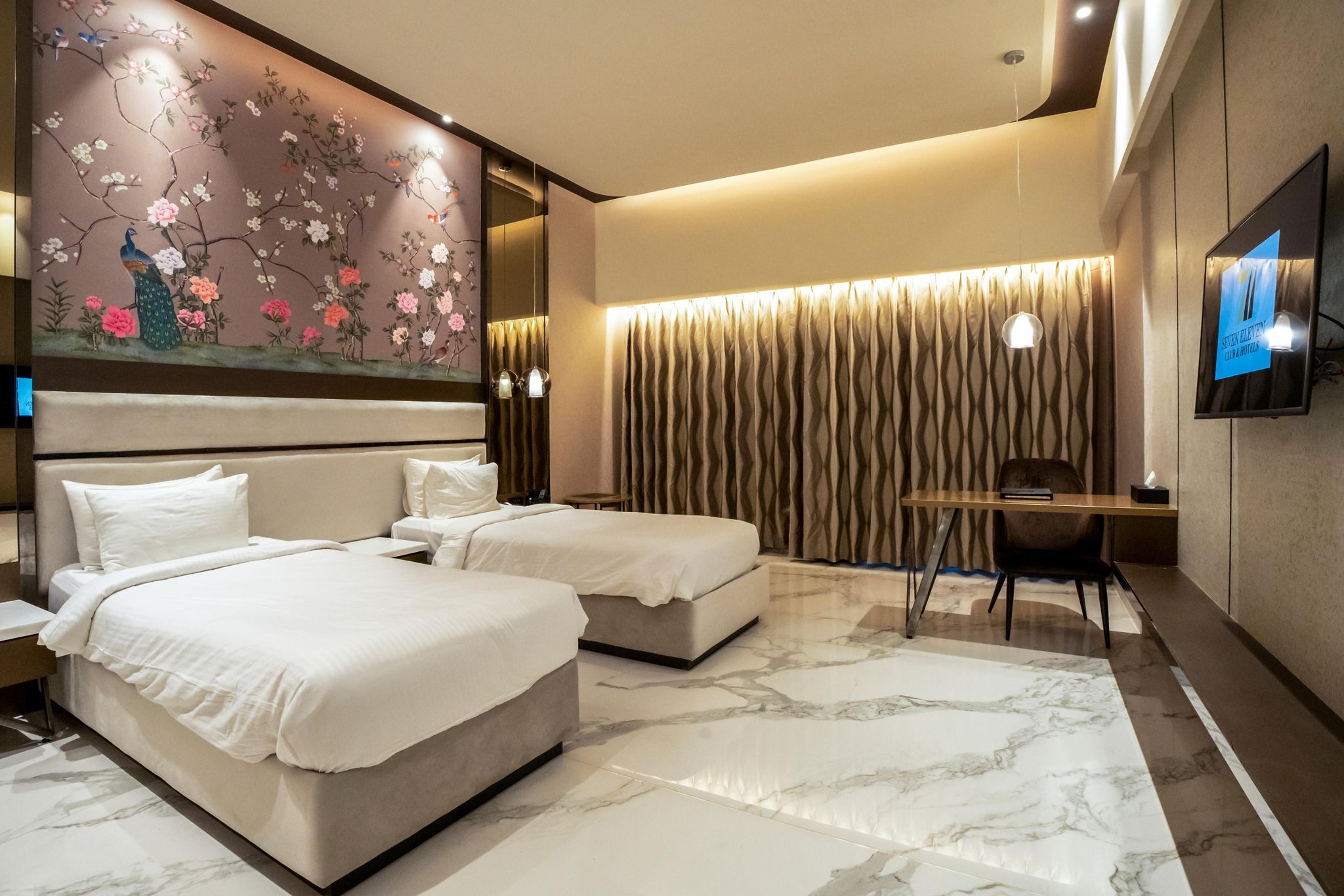 Seven Eleven Hotels & Club Deluxe Room 2