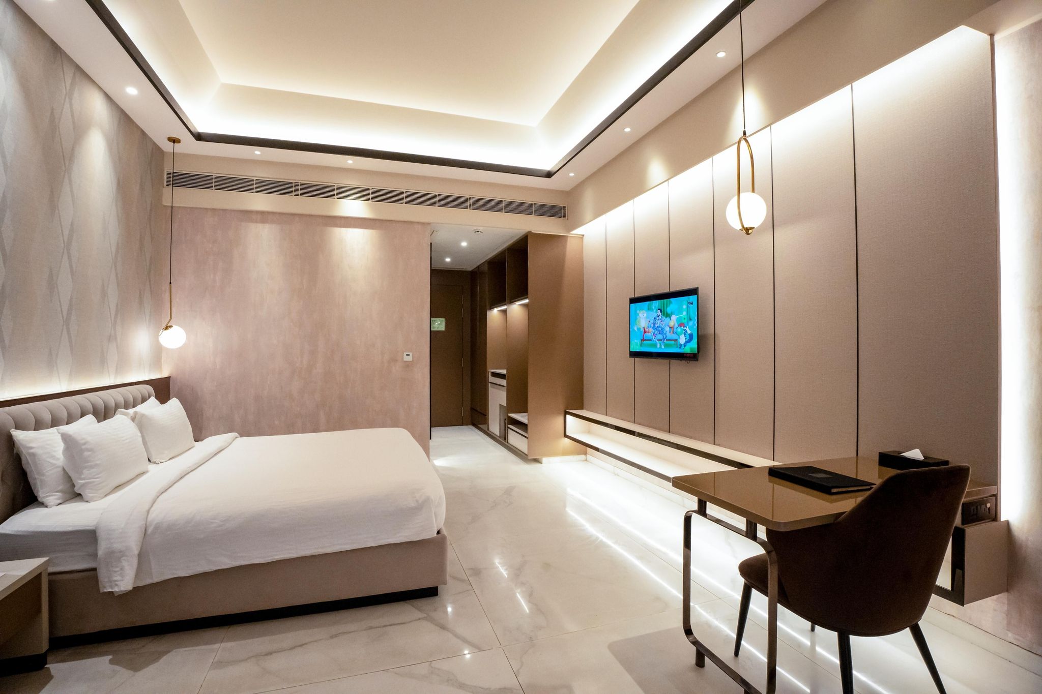 Seven Eleven Hotels & Club Deluxe Room 3