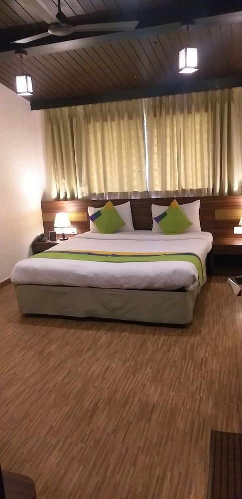 Treebo Five Elements, Lonavala Deluxe Double Room 5