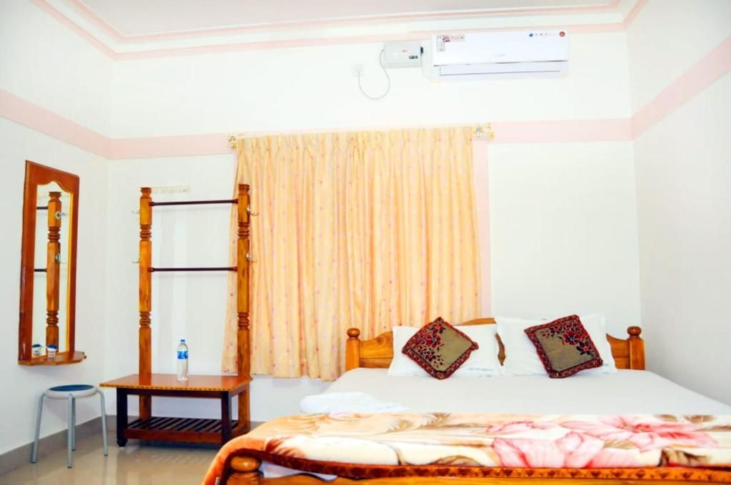 Four Seasons Homestay Coorg Deluxe Double Room 5