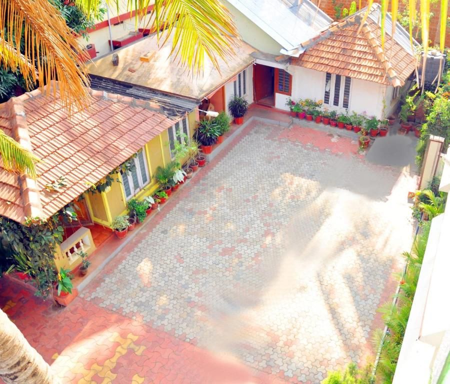 Four Seasons Homestay Coorg Deluxe Double Room 10