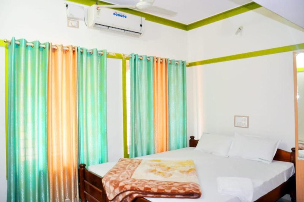 Four Seasons Homestay Coorg Deluxe Double Room 20