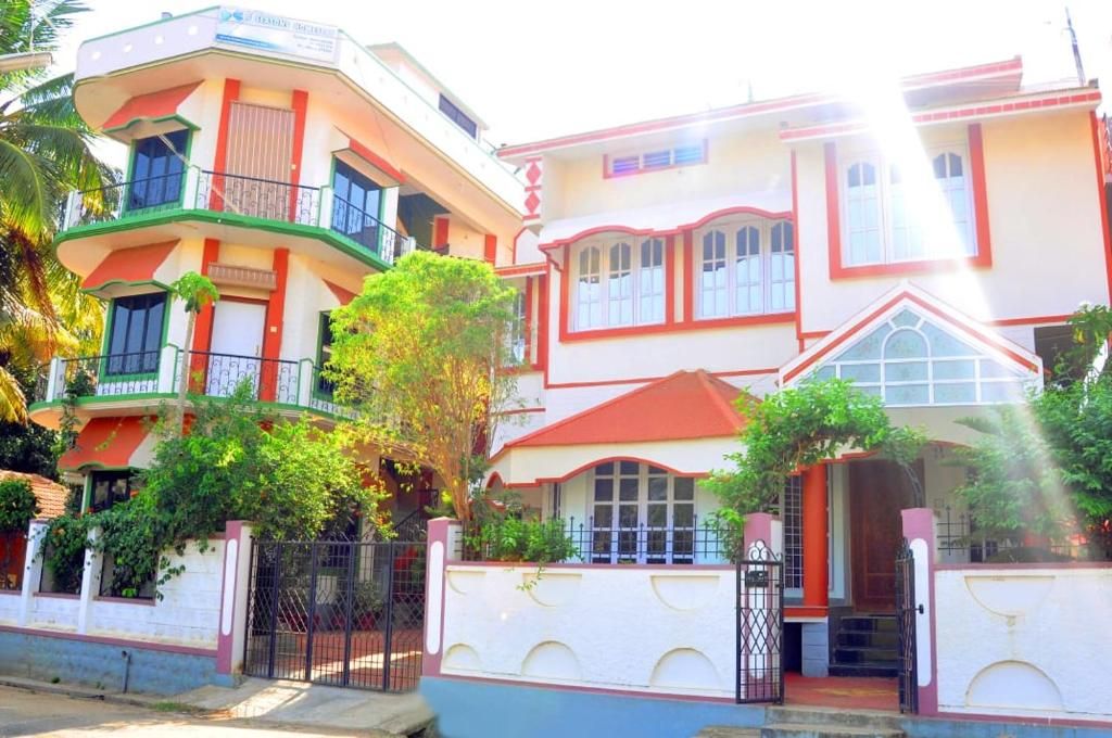 Four Seasons Homestay Coorg Deluxe Double Room 21