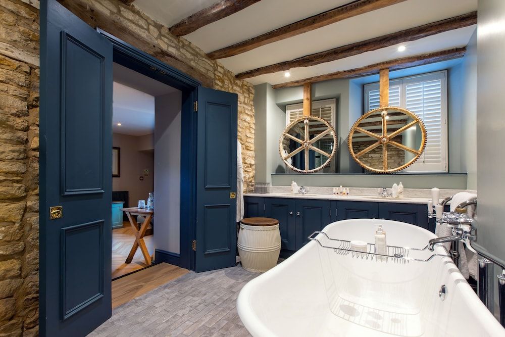 The Wheatsheaf Inn Superior Room 6