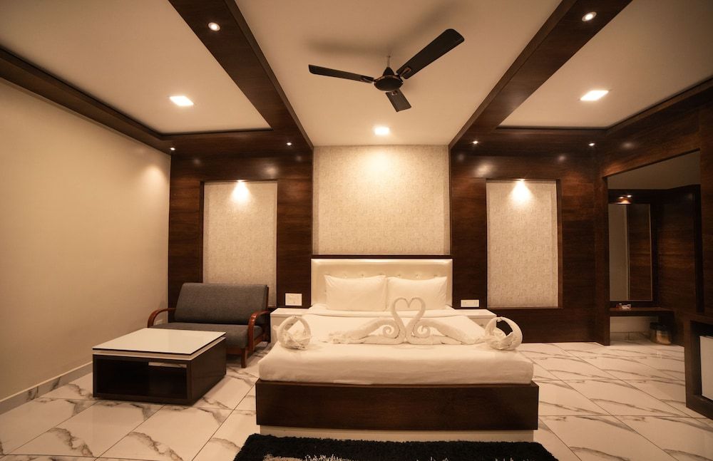 SR Jungle Resort Executive Rooms 4