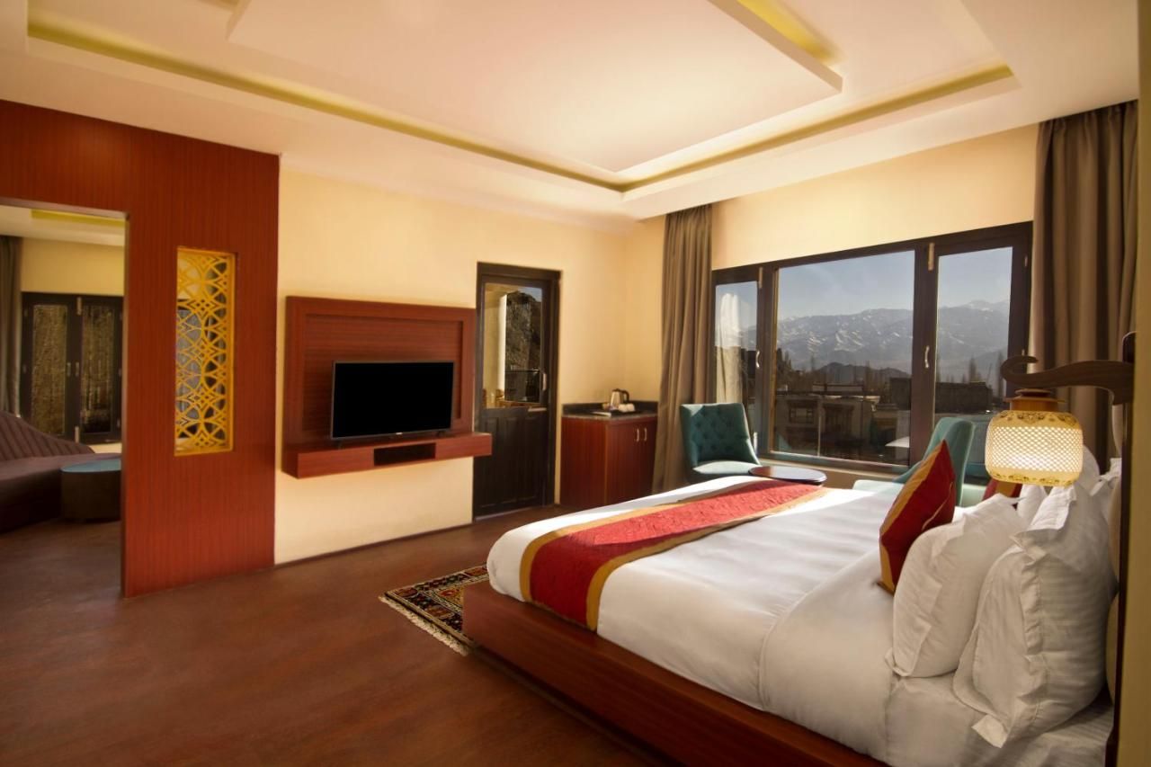 Luxury Suite Room