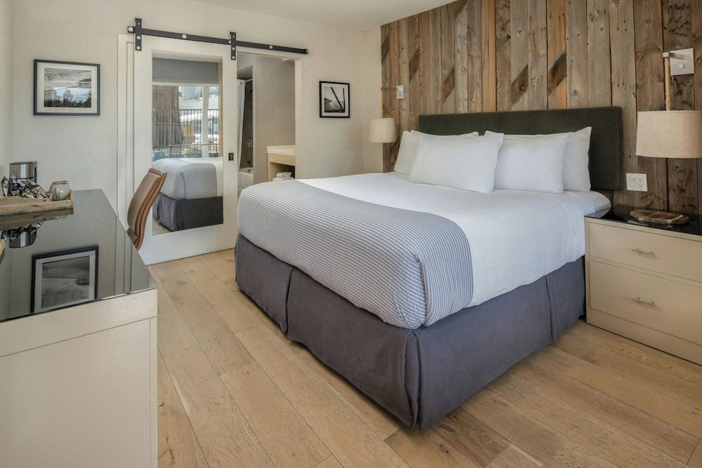 Hotel Paradox, Autograph Collection 1 King Bed