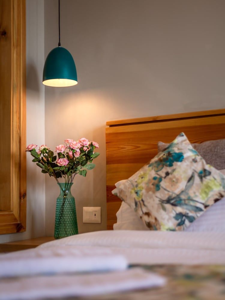 The Bodhi Tree Hotel Superior Room, 1 King Bed, Hill View 2