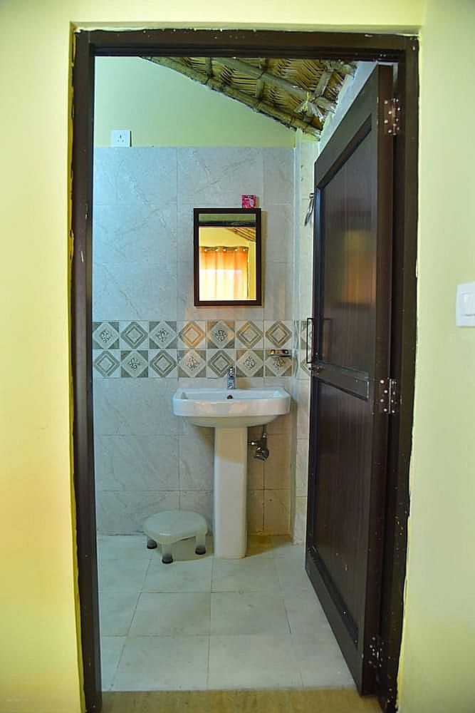 Bathroom sink