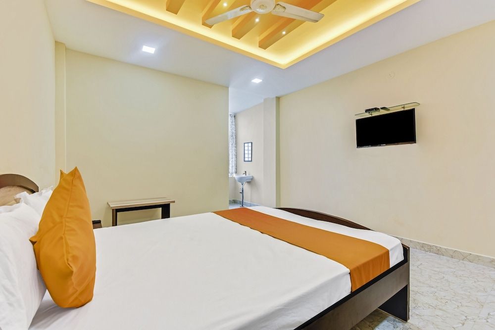 undefined SPOT ON 46956 Kalparukshaa Lodge 9