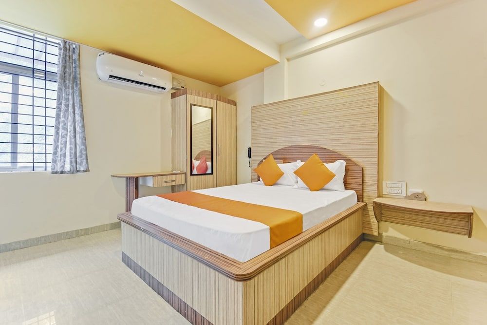 undefined SPOT ON 46956 Kalparukshaa Lodge 3