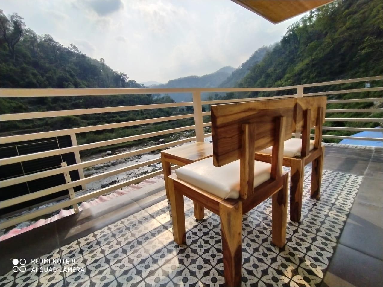 7 hills hotel and resort Deluxe Room with Balcony & River Facing 6