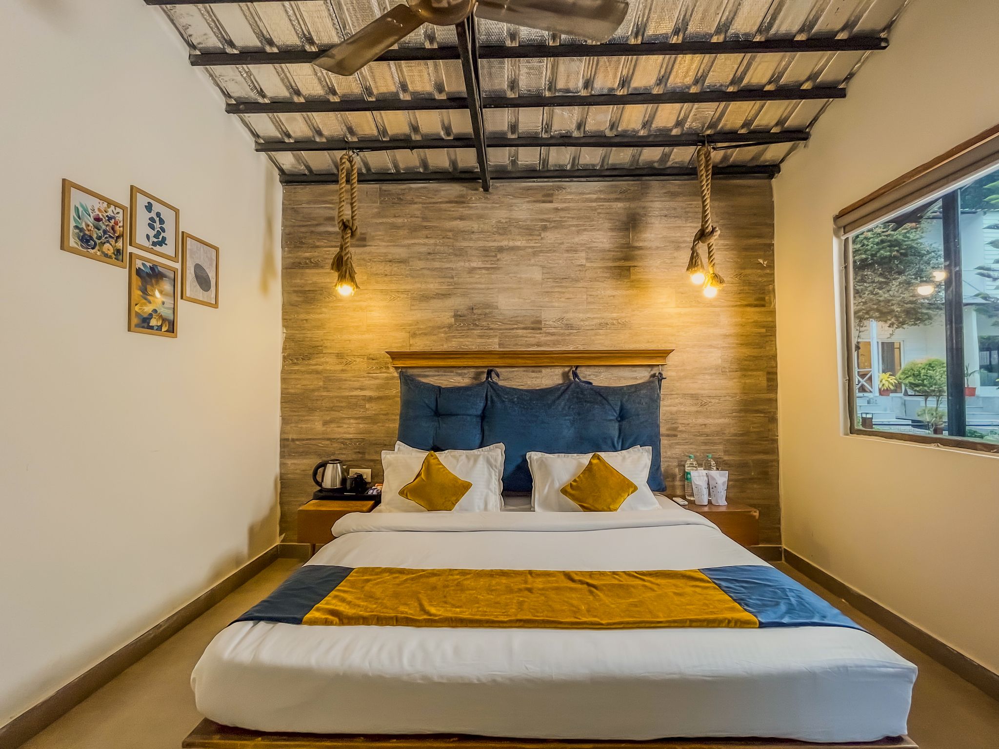  Aspen Riverside Resort Luxury Cottage 4