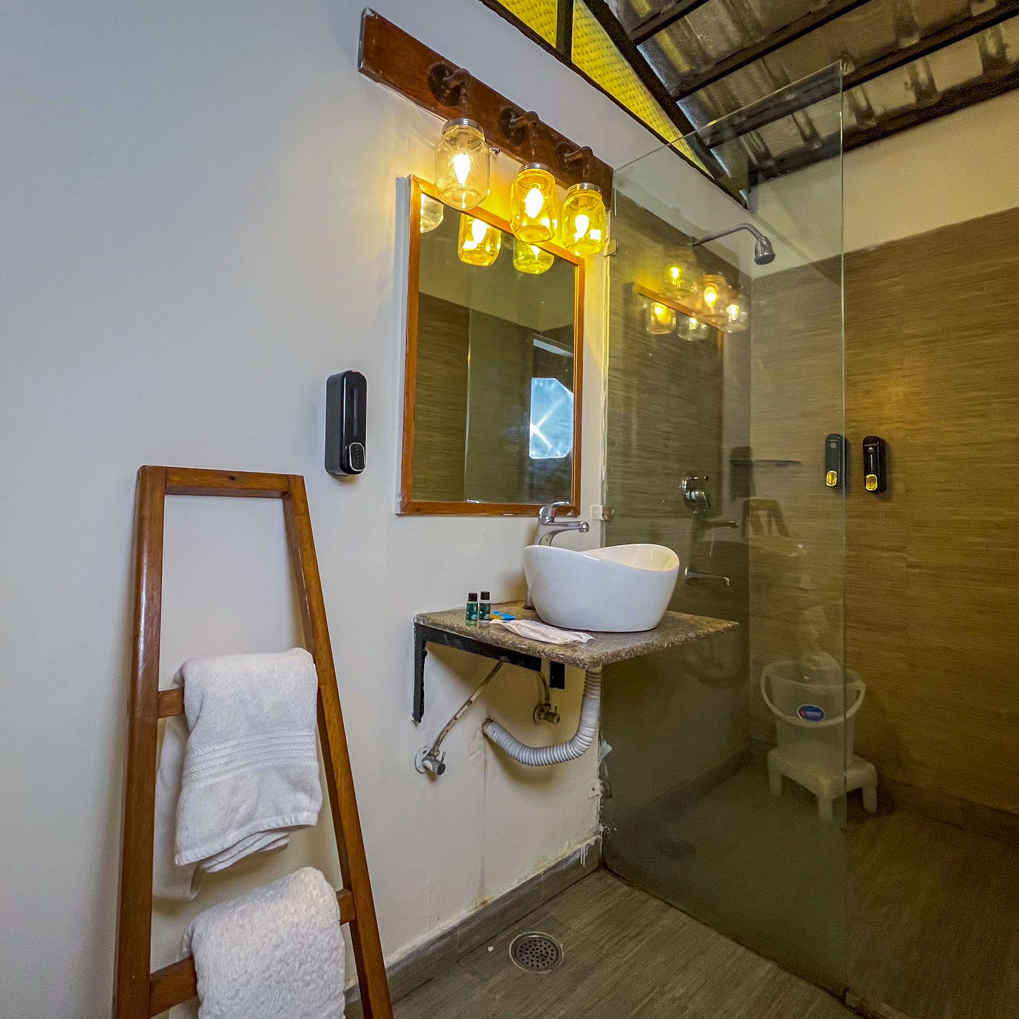  Aspen Riverside Resort Luxury Cottage 3